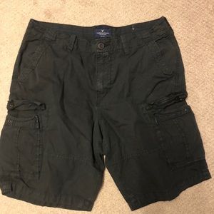 Men’s AmericanEagle longboard cargo style shorts